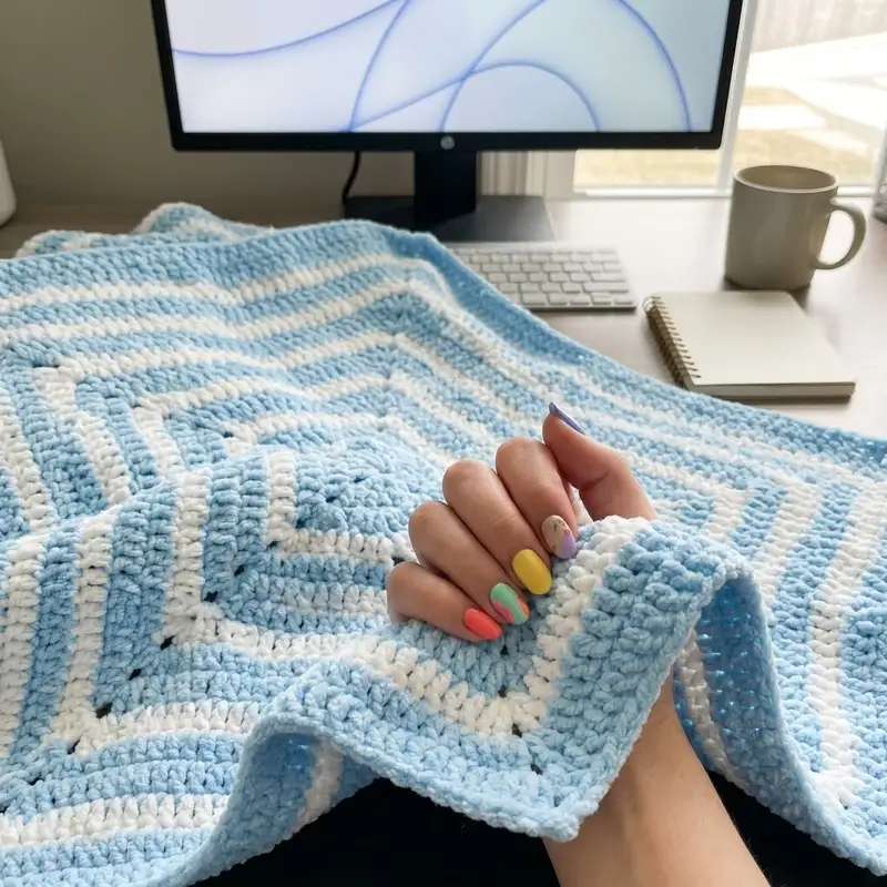 Complimentary Intermediate crochet pattern: Bernat Pipsqueak Star Blanket (To Crochet) Pattern - Simple to follow guide