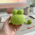 Little Frog Amigurumi Pattern step 4 - final assembly and finishing