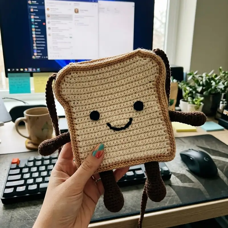 Complimentary Intermediate crochet pattern: Toastie Bread Bag Pattern - Simple to follow guide