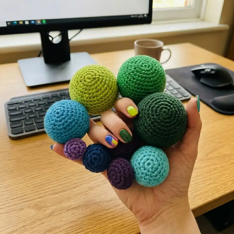 Complimentary Intermediate crochet pattern: Ball of (almost) any size Amigurumi Pattern - Simple to follow guide